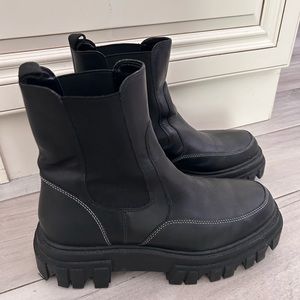 Marc Fisher lug boot